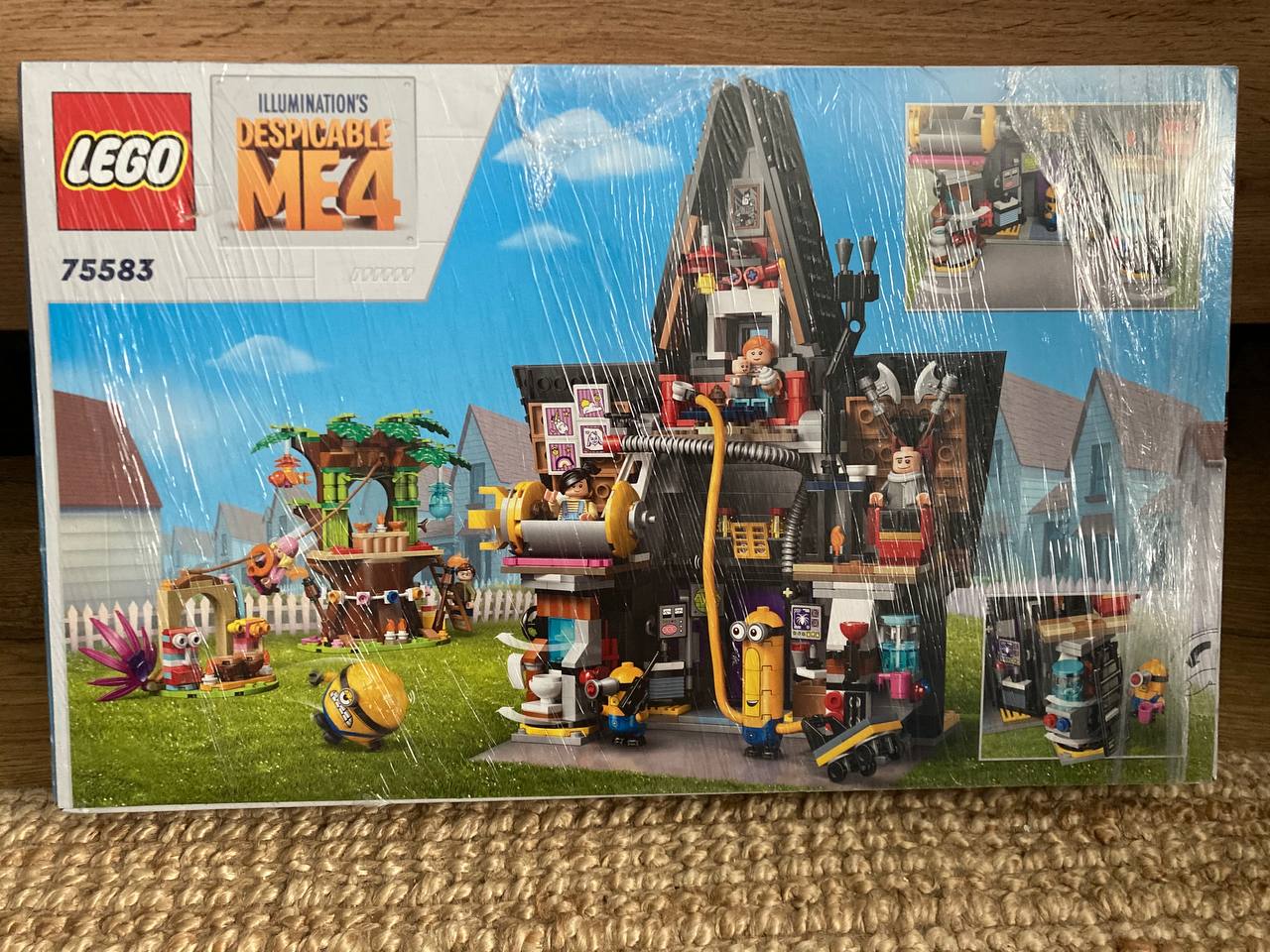Конструктор LEGO Despicable Me 4 Родинний маєток Ґру й посіпак